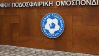 Μαίνεται ανηλεής πόλεμος,                 άνοιξαν μεγάλες πληγές