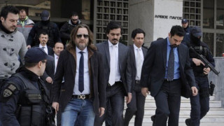 Οργιάζει ο τουρκικός Τύπος για τη μη έκδοση των 8 Τούρκων αξιωματικών