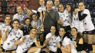 Οι ευχές των «ασπρόμαυρων» κοριτσιών για την Ανάσταση και το Πάσχα (p)