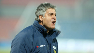 Κάθεται η... μπίλια για προπονητή