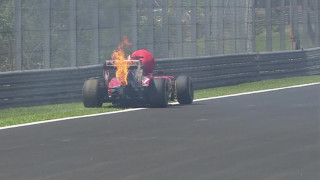 Στις φλόγες η Ferrari του Αλόνσο