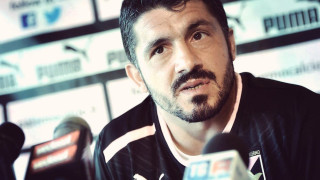 Προπονητής Super League συνοδεύεται πάντα από τον… μεγαλομέτοχο!