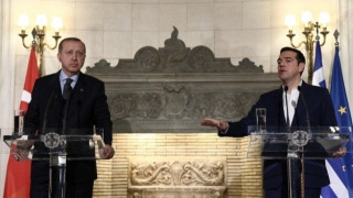 Ο Τσίπρας ζήτησε άμεση απελευθέρωση των στρατιωτικών από τον Ερντογάν