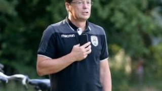 Ο Χατσερίντι,         ο Λούμπος Μίχελ  και         η Αντερλεχτ