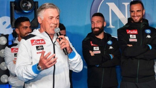 Αντσελότι αλά... Ραμαζότι στην παρουσίαση της Νάπολι  (vid)