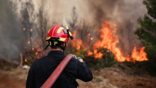 Παιδί πυροσβέστη το 6 μηνών βρέφος που πνίγηκε από τους καπνούς!