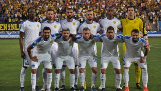 Βασικός ο            Μουλέν, αλλαγή οι Χαρίσης-Μυστακίδης