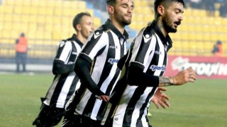 Ξαναέσμιξαν       Μυστακίδης και Κλάους         (pic)