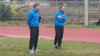 «Στο εξωτερικό πρωταγωνιστές, εδώ... τελευταία τρύπα της φλογέρας» (audio)