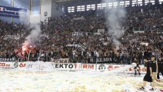 «Βροντερό παρών, αλλά με προσοχή»