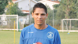 Με κόσμο στο πλευρό του