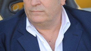 «Επιθετικός και Ελληνες»