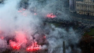 Σοβαρά επεισόδια με ακροδεξιούς στην Πολωνία! (VIDEOS)