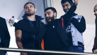 «Καλές γιορτές από την              Ασπρόμαυρη Αθήνα»
