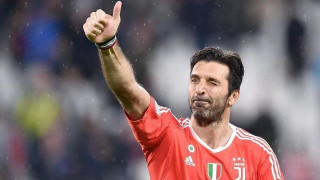 Αποθεώνει                     την...           «πρώην» ο Μπουφόν