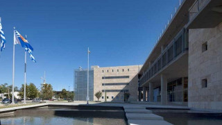 Δύο σημαίες του ΠΑΟΚ για το νταμπλ στο δημαρχείο Θεσσαλονίκης (pic)