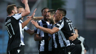 Σκέφτεται εκπλήξεις                                ο Λουτσέσκου
