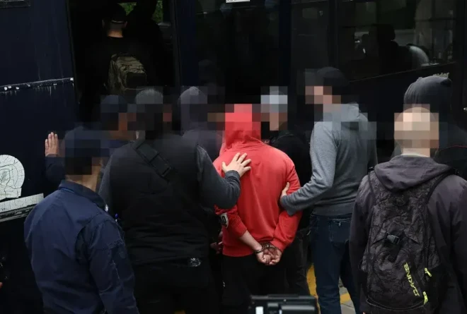 «Δίκη στον ΣΚΑΪ»-Ξέσπασαν οι γονείς του Λυγγερίδη: «Αν και τώρα δεν δικαστούν, το κράτος να παραδώσει τα κλειδιά»
