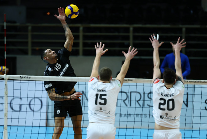 Κούραση και λάθη άφησαν τον ΠΑΟΚ εκτός ημιτελικών του CEV Challenge Cup