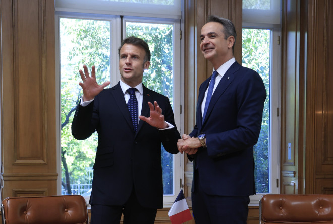 «Στράβωσε» η Τουρκία με την ελληνογαλλική συνάντηση: «Ανησυχούν για την κυριαρχία μας στο Αιγαίο»