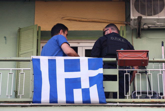 Θεσσαλονίκη: Στο Ψυχιατρείο ο φοιτητής που πετούσε αντικείμενα από το μπαλκόνι του