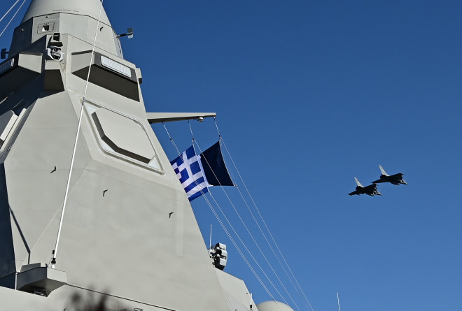 Ρίχνουν «άγκυρα» στην Κύπρο ελληνικά μαχητικά και φρεγάτες