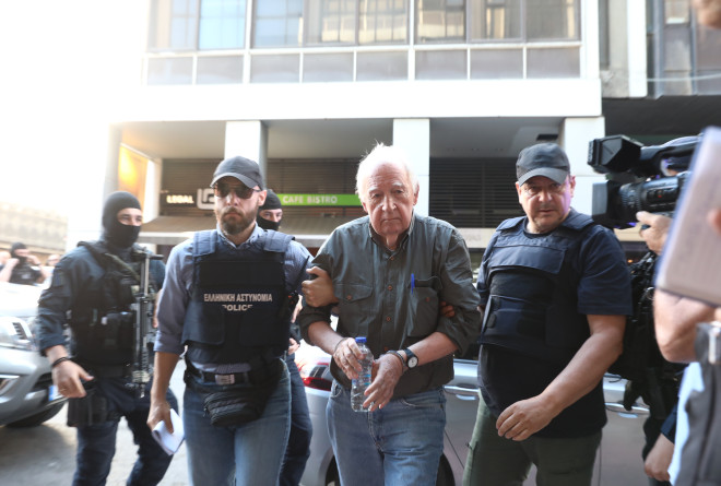 Πίσω στον Κορυδαλλό ο Γιωτόπουλος: «Κράτα γερά» φώναζαν πολίτες