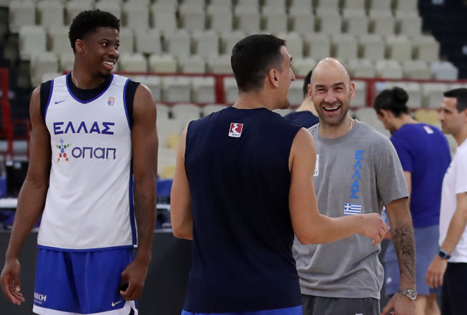 Μετά τον Μπιρτς ο Άρης περιμένει Λαρεντζάκη και Antetokounbros
