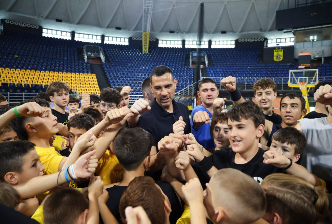 Έκπληξη για τους νεαρούς αθλητές του Άρη: Νίκου Ζήση παρόντος το Summer Camp