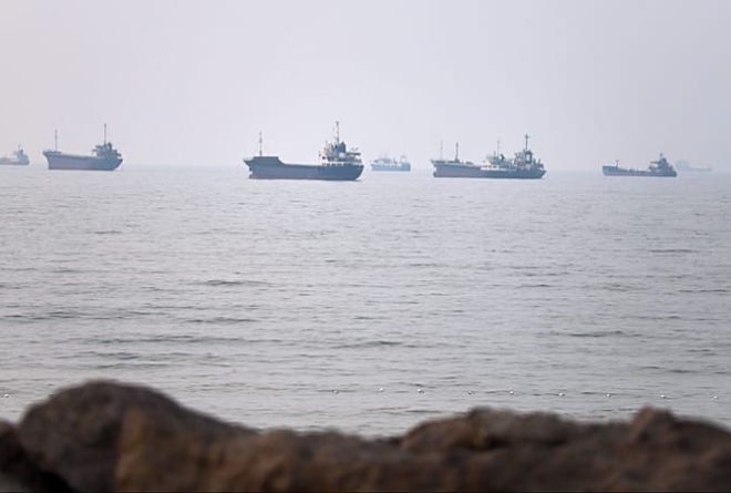 Ναυτιλιακή κρίση σε Μαύρη Θάλασσα και Στενά του Ορμούζ: Πλήγμα για τον ελληνόκτητο στόλο
