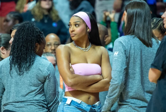 WNBA: Η Κάρινγκτον «ξεσπά» κατά της ΝαΛίσα Σμιθ με σοβαρές καταγγελίες για απιστία