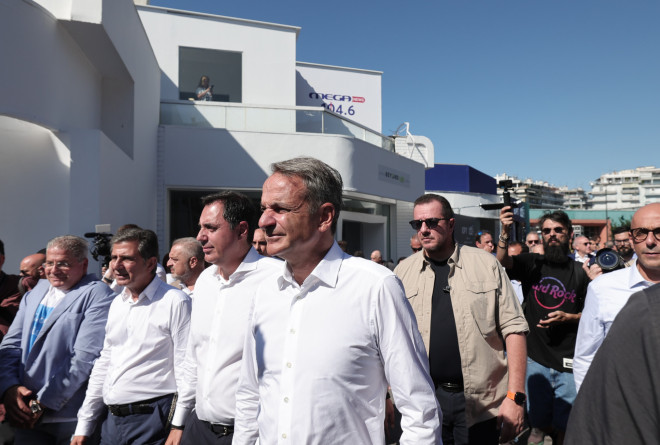 Ο Μητσοτάκης στα εγκαίνια της ΔΕΘ και η ευχή για άνοδο στον Απόλλωνα Καλαμαριάς