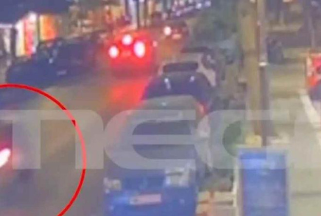 Θεσσαλονίκη-Βίντεο ντοκουμέντο: Επεισοδιακή καταδίωξη οδηγού μηχανής που παραβίασε τον... μισό ΚΟΚ
