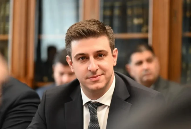 Γιάννης Παπαγεωργίου: Οι επαφές με τη νεολαία της Θεσσαλονίκης και τα έργα που την αλλάζουν