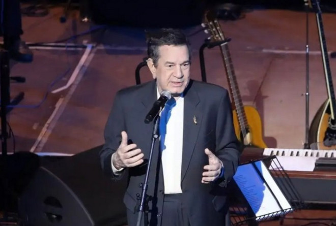 Σταμάτης Σπανουδάκης: «Πέρασα ένα μικρό εγκεφαλικό» – Αναβάλλεται η συναυλία στο Μεσολόγγι