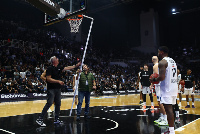ΠΑΟΚ-Μανρέσα: Διακοπή λόγω... Γκρέι και μπασκετών!