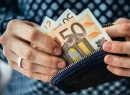Επίδομα 300 ευρώ για συνταξιούχους: Τι αλλάζει με τη νέα αύξηση και ποιοι είναι οι δικαιούχοι