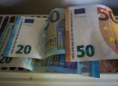 Επίδομα 300€: Ποιοι το δικαιούνται