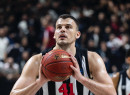 Σοβαρός τραυματισμός για τον Άντε Ζίζιτς: Στο χειρουργείο ο Κροάτης σέντερ που «συνδέθηκε» με τον Άρη