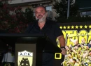 ΑΕΚ: Το μήνυμα Ηλιόπουλου πάνω σε φανέλα μικρού φίλου του Ολυμπιακού