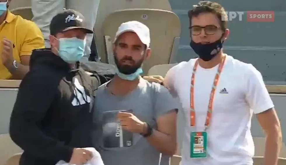 A generic square placeholder image with rounded corners in a figure.