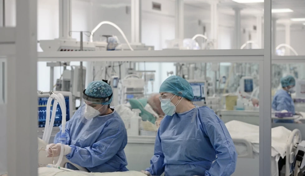 A generic square placeholder image with rounded corners in a figure.