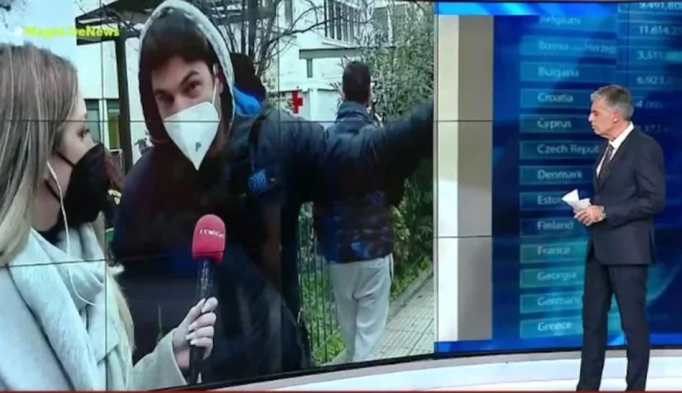 A generic square placeholder image with rounded corners in a figure.