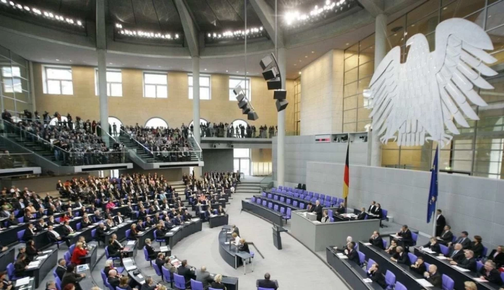 A generic square placeholder image with rounded corners in a figure.