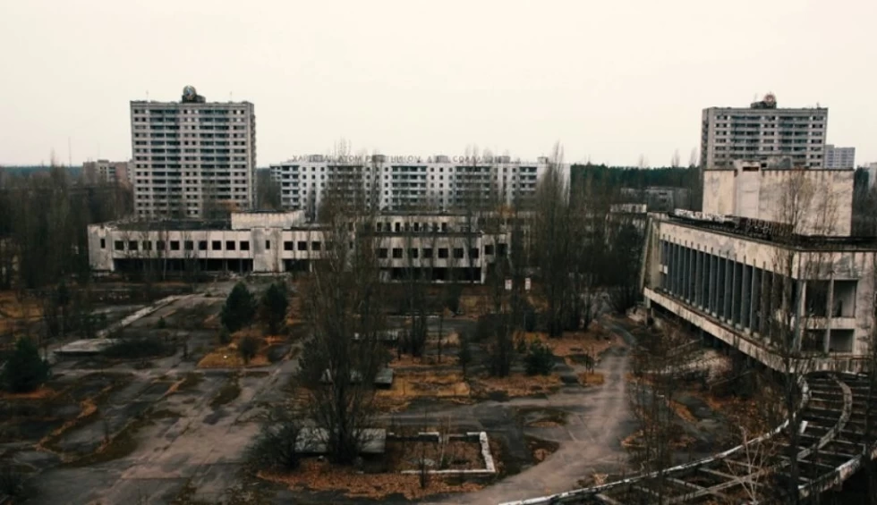 A generic square placeholder image with rounded corners in a figure.