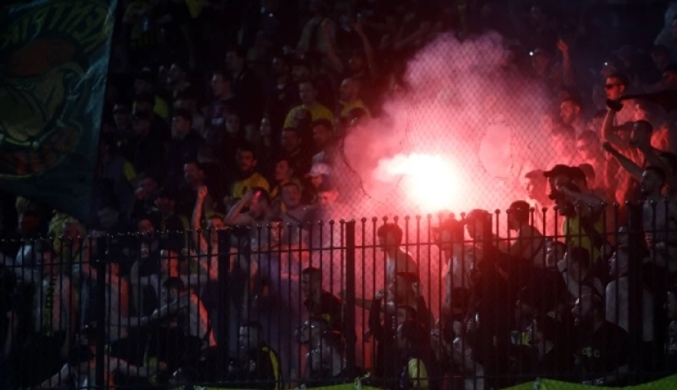 A generic square placeholder image with rounded corners in a figure.