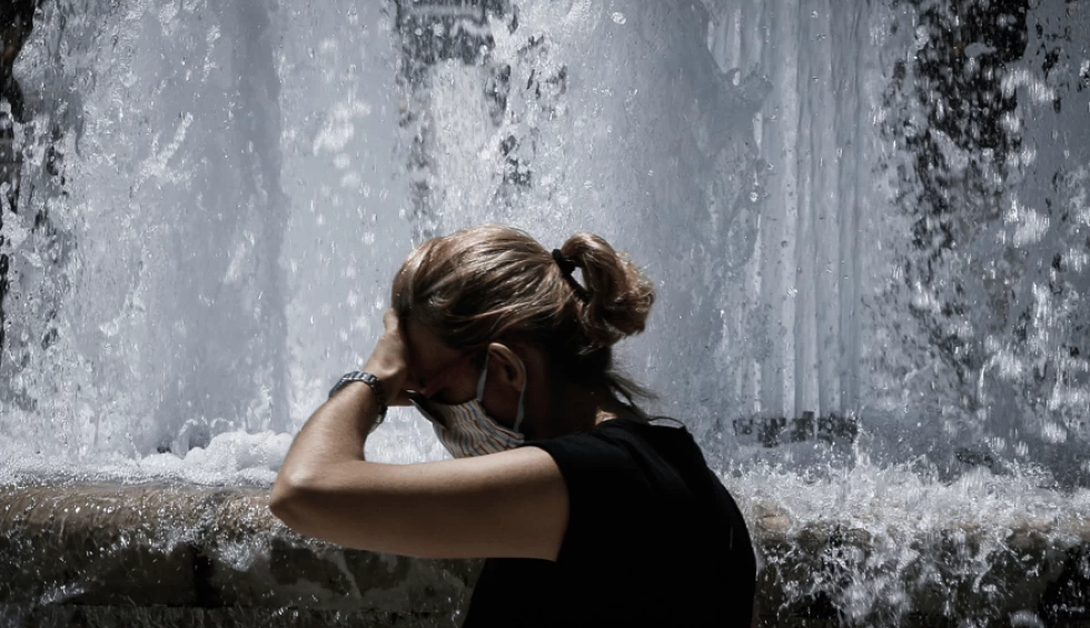 A generic square placeholder image with rounded corners in a figure.