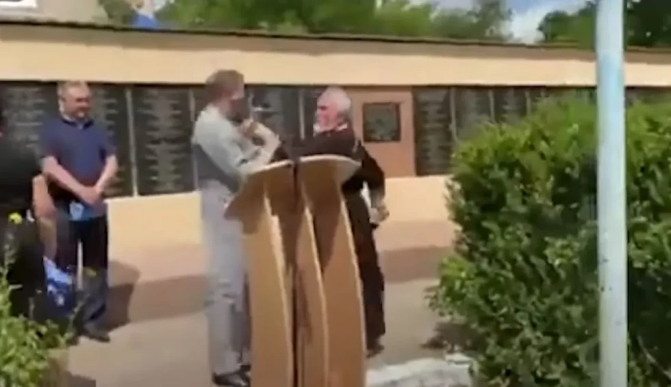 A generic square placeholder image with rounded corners in a figure.