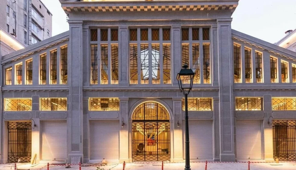 A generic square placeholder image with rounded corners in a figure.