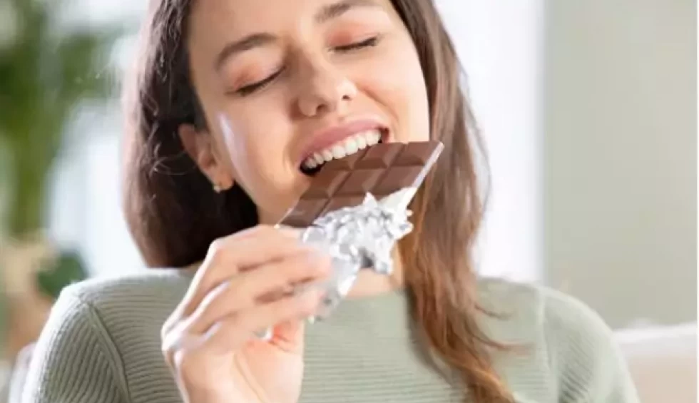 A generic square placeholder image with rounded corners in a figure.